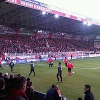 Blick von VIP-Loge auf die Fantribüne