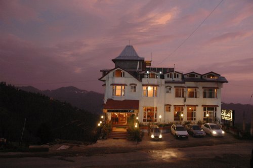 OYO 5490 GOLF LINKS RESORT (Naldehra, Himachal Pradesh) - Hotel Reviews ...