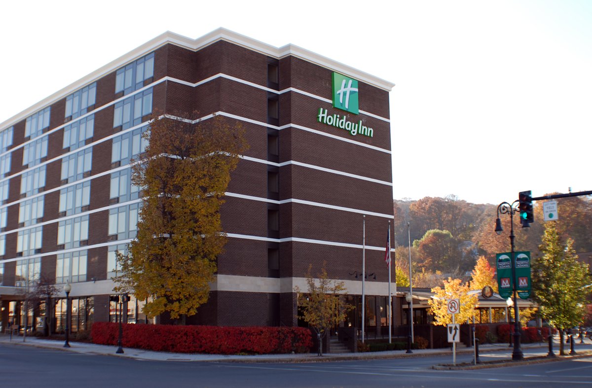 HOLIDAY INN BERKSHIRES - Prices & Hotel Reviews (North Adams, MA)