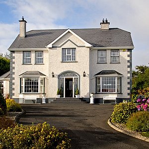 Front view of Killererin House