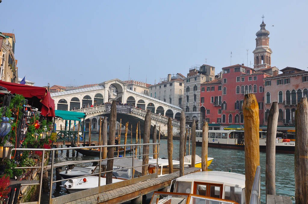 Top 5 Dock Lights in Venice: Best for Safety, Fishing, and Ambiance