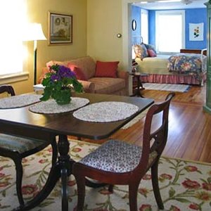 the downstairs one bedroom suite