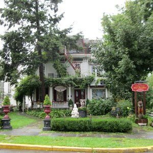 Front of Village Green B&B