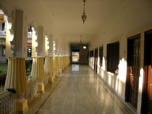 Room & Suite