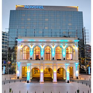 Novotel Bucarest by night