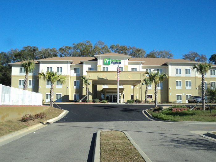 HOLIDAY INN EXPRESS & SUITES BONIFAY, AN IHG HOTEL Updated 2024 (FL)