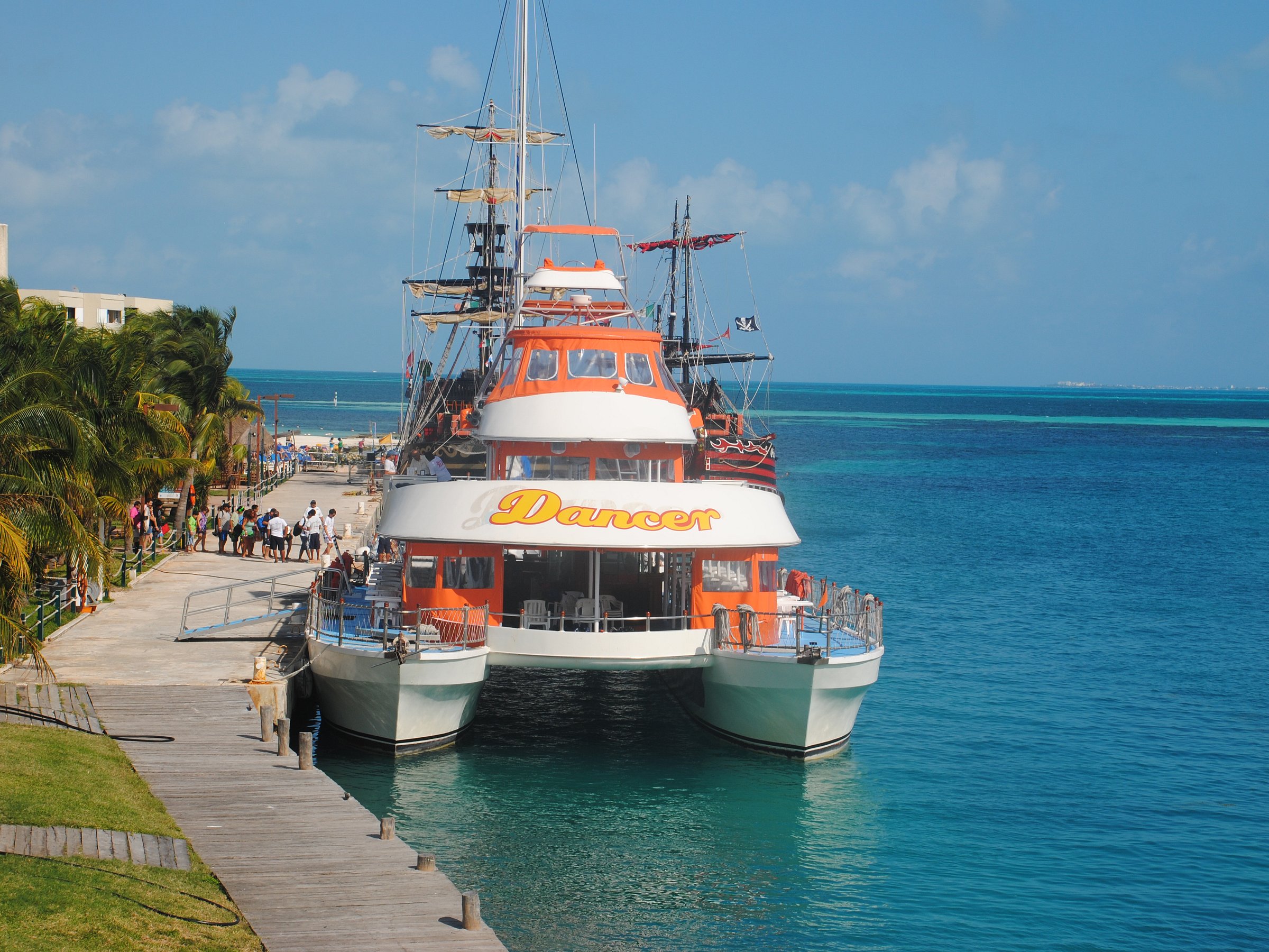 dancer cruise cancun