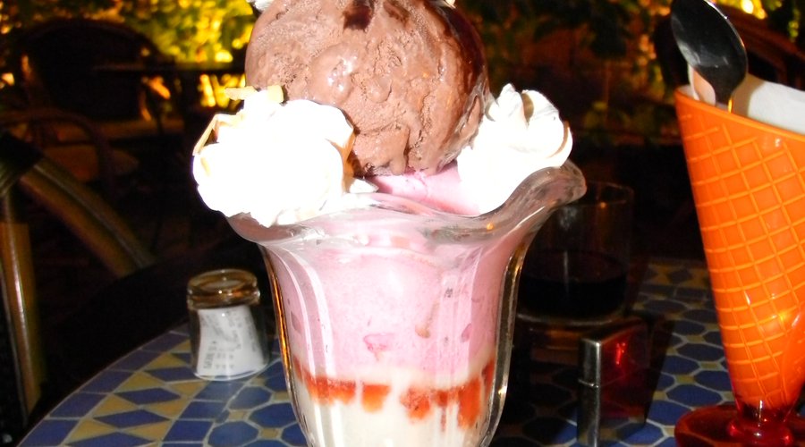 Ricca coppa gelato del Socratous.