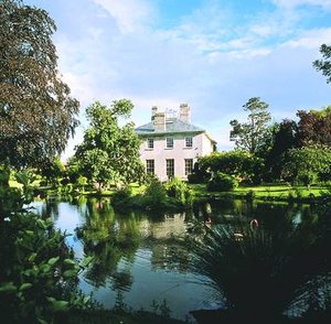 The Lynch Country House in Somerton, image may contain: Grass, Garden, Park, Villa