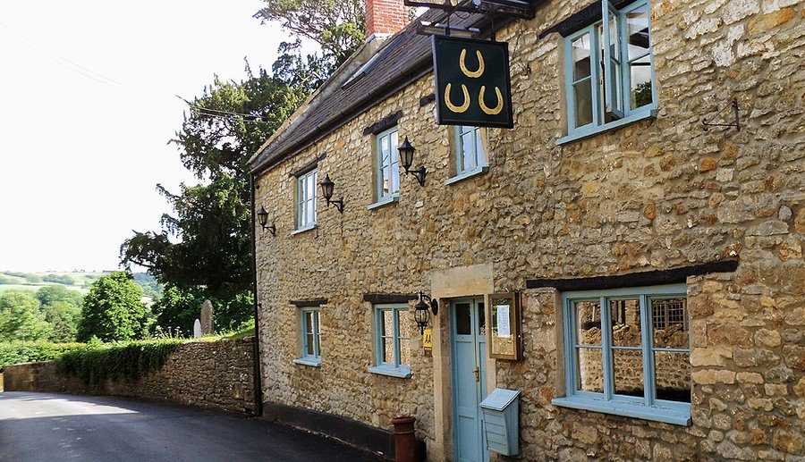 THE THREE HORSESHOES INN - Prices & Reviews (Batcombe, England)