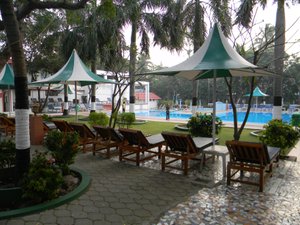 Pool & Beach