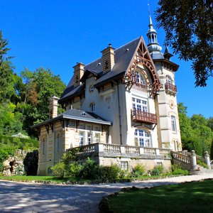Les Roches