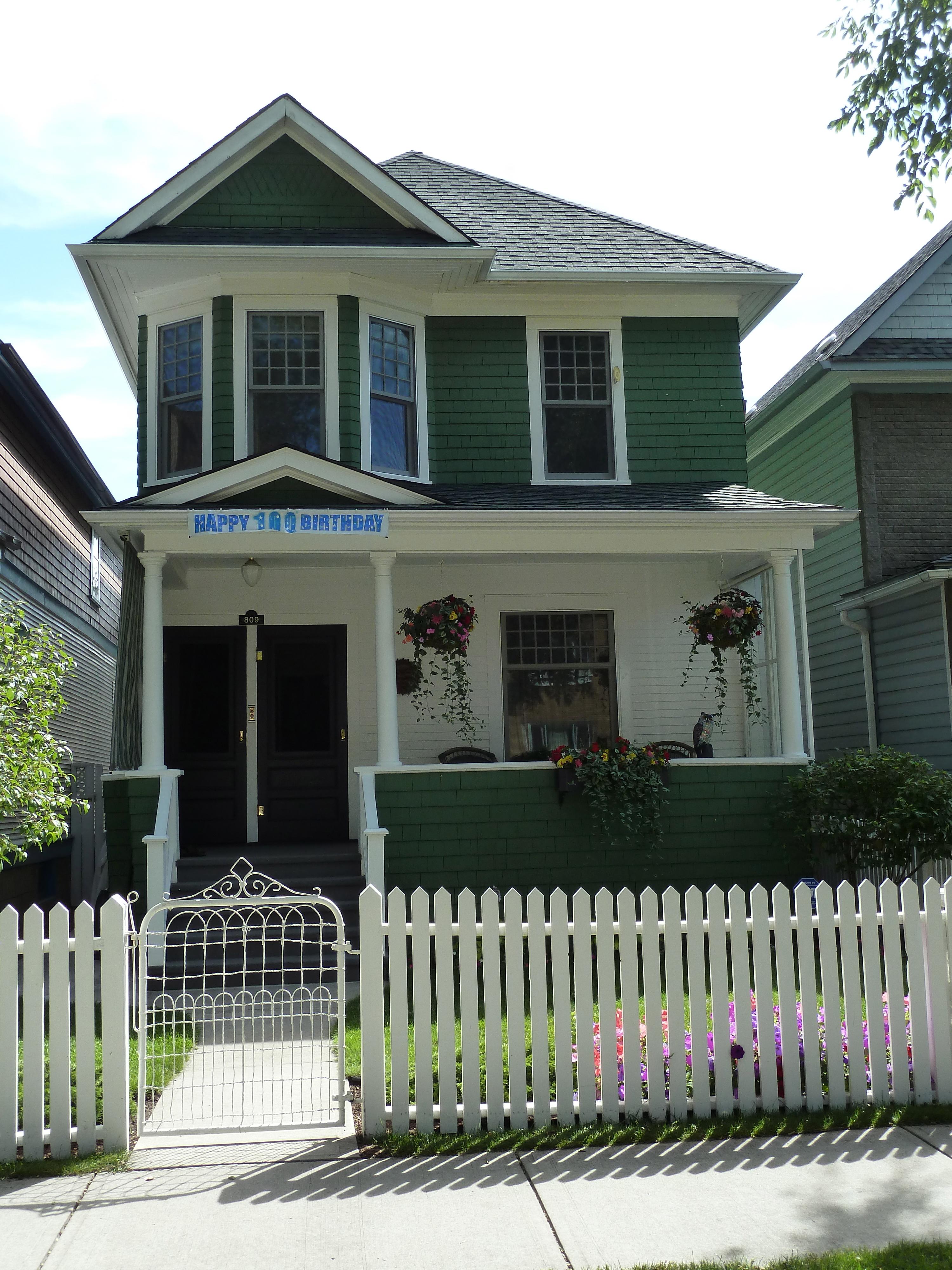 18 AVE. UPTOWN MOUNT ROYAL BED & BREAKFAST B&B (Calgary, Canada ...