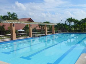 Pool & Beach