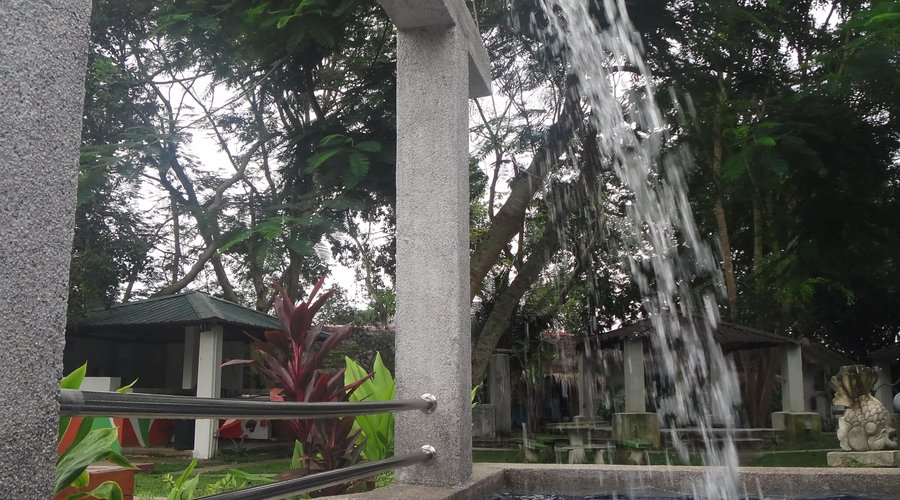 The mini waterfall