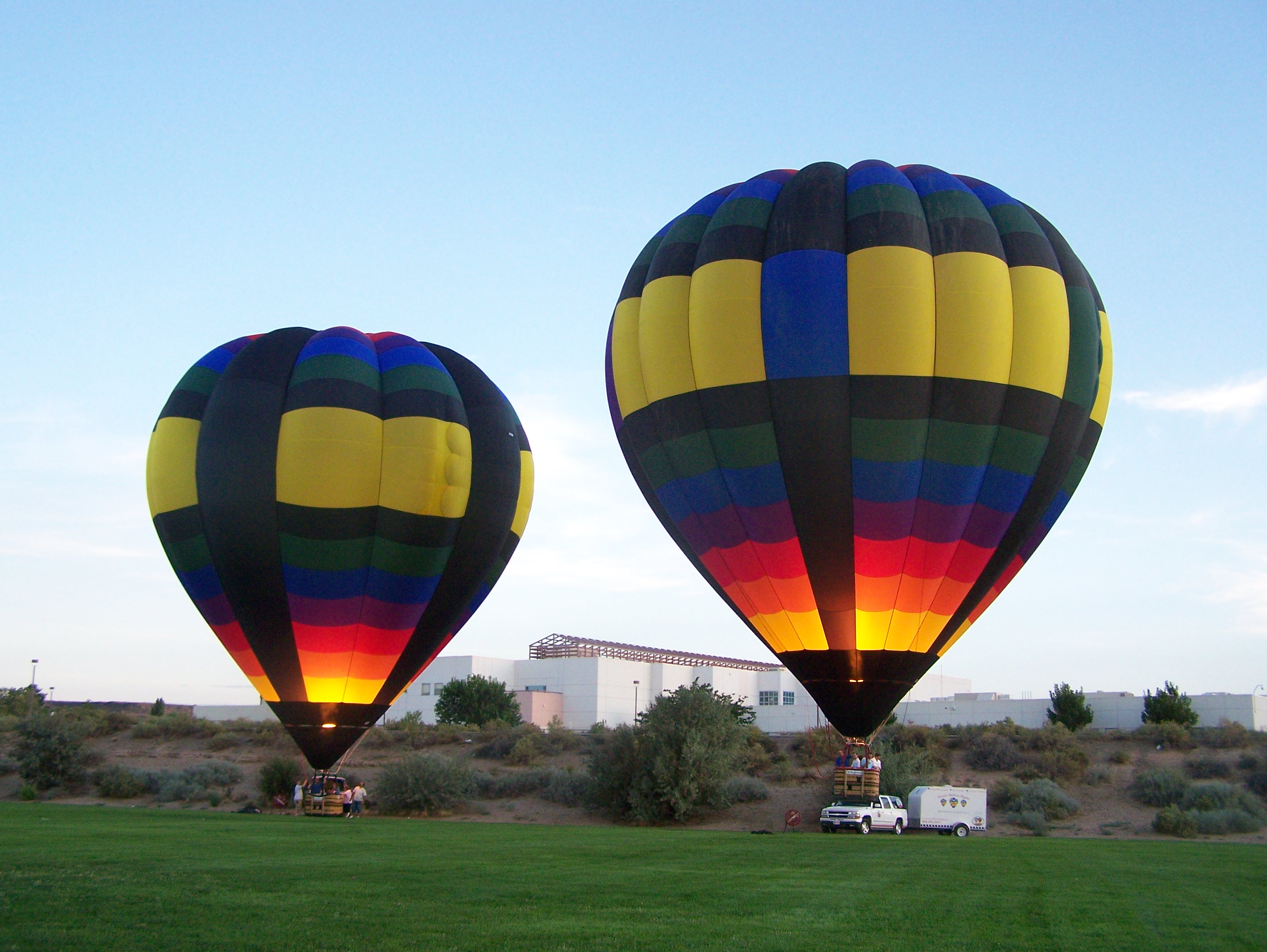 Cheap balloon shop flights for two