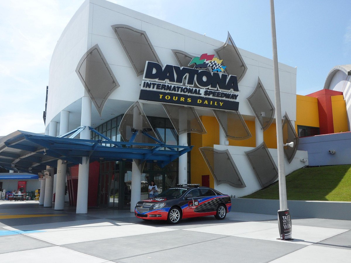 daytona international speedway tour review