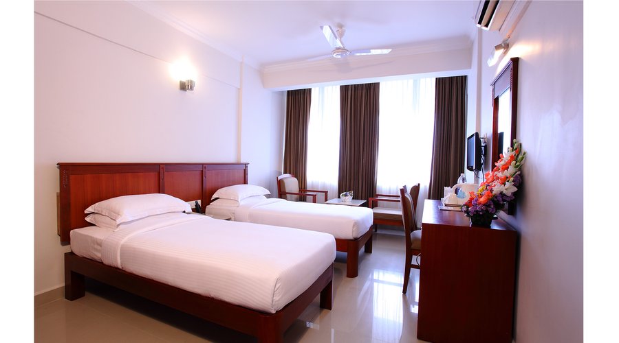 HOTEL POORAM INTERNATIONAL - Reviews (Kerala/Thrissur, India) HOTEL POORAM INTERNATIONAL -  Reviews (Kerala/Thrissur, India)