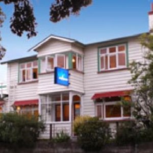 Wallys Backpackers