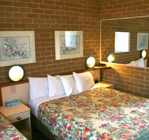Grand Manor Motor Inn