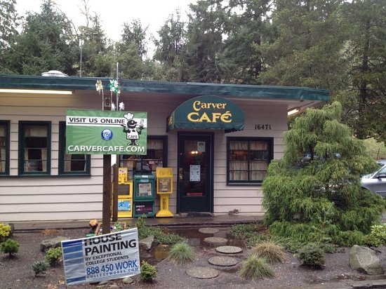 Impressive facade of Carver Cafe displaying a classic American diner with signage