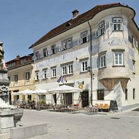 Vidic House in medieval old town houses a youth hostel nad a nice cafeteria
