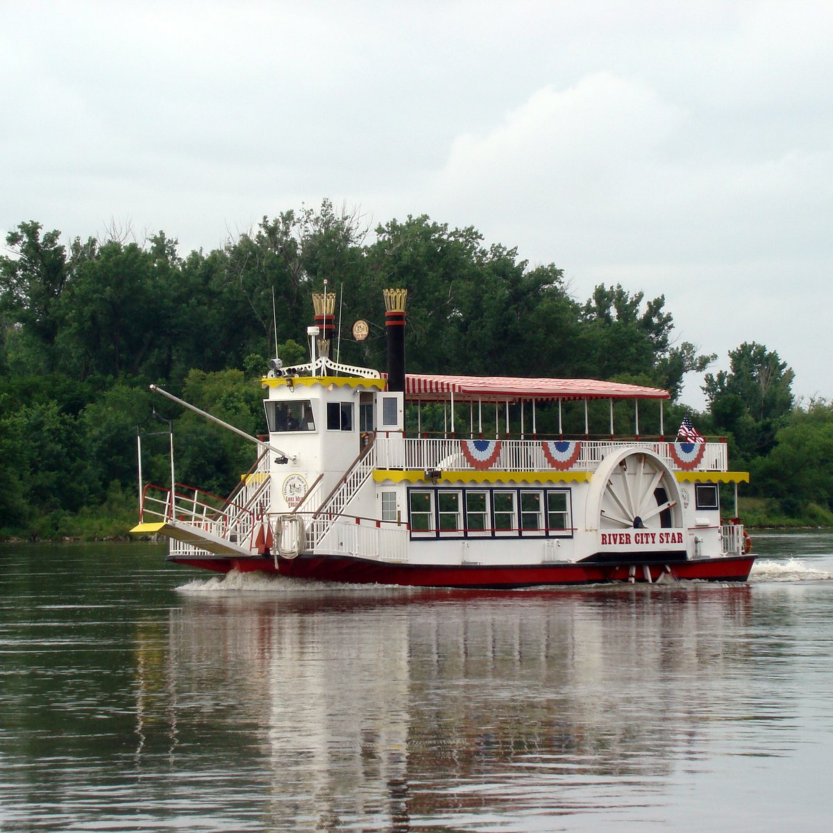 riverboat cruises near omaha ne