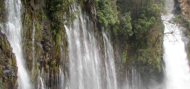 Vista de cascadas la Tzararacua