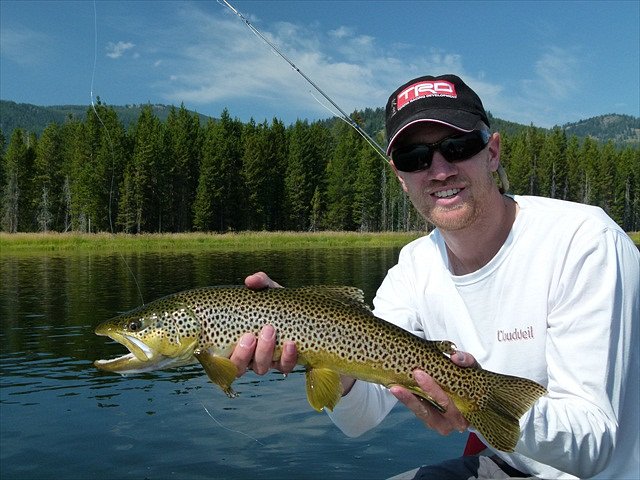 Yellowstone Country Chronicles - Jan. 9, 2021 - Fishing Hog Point