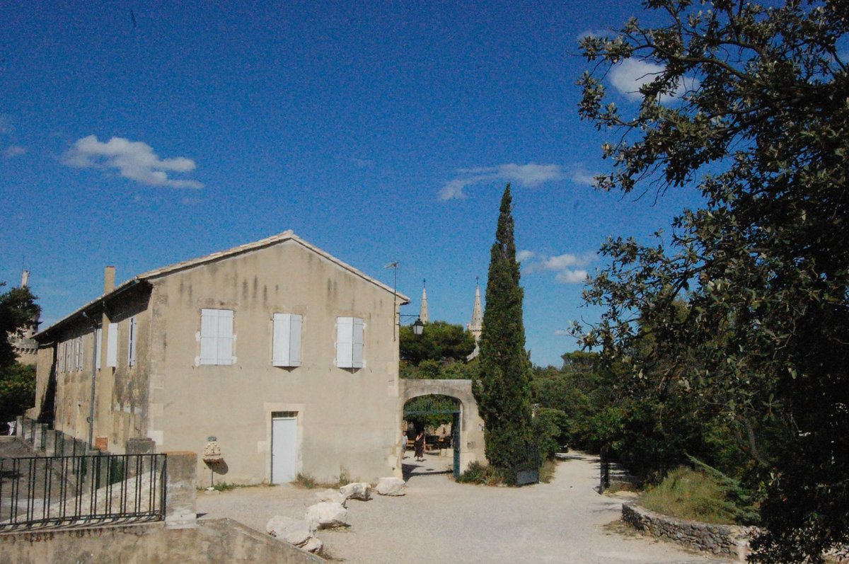 HOSTELLERIE DE L'ABBAYE DE FRIGOLET: Reviews (Tarascon, Provence-Alpes ...