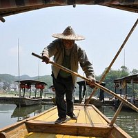 Boat ride from the dam to the Temple