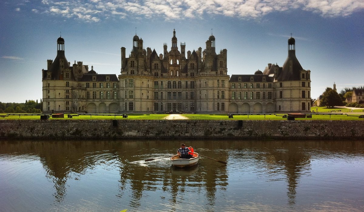 Discover the Charm of France: Top 10 Must-Visit Tourist Attractions - Château de Chambord