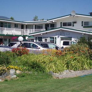 Empire Motel in Penticton, image may contain: Pool, Chair, Hotel, Swimming Pool