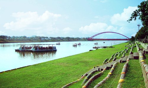 boat and ferry on dongshan river