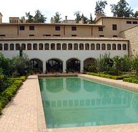 La alberca musulmana en el patio del Museo Santa Clara