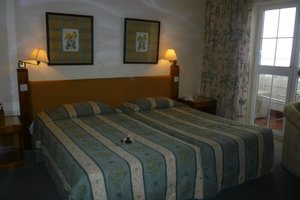 Room & Suite