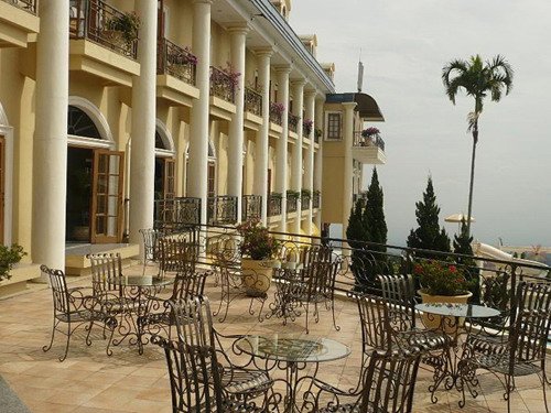 Tretes Raya Outside view