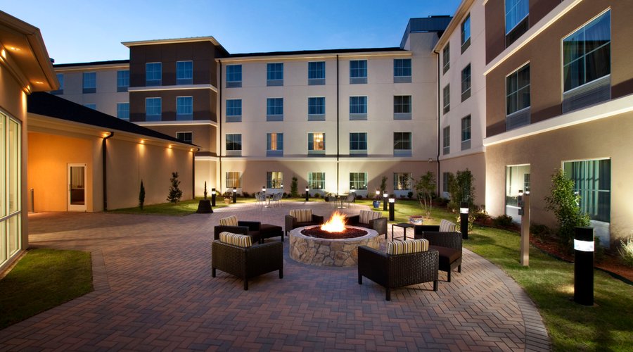 Outdoor Lounge