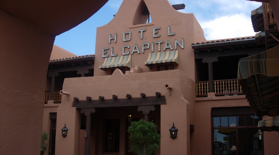 Hotel El Capitan Entrance