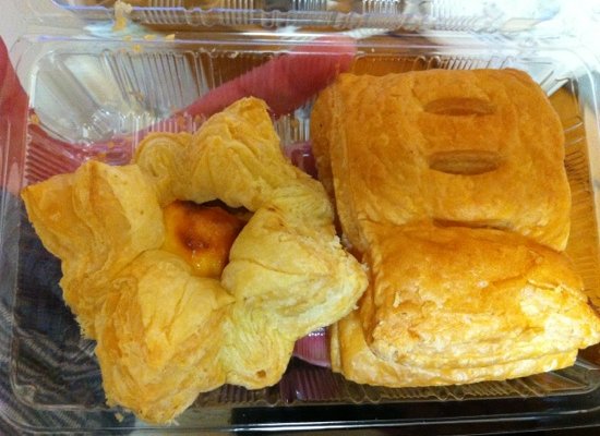 don't forget to get the yummy apple puffs and strudels!!!
