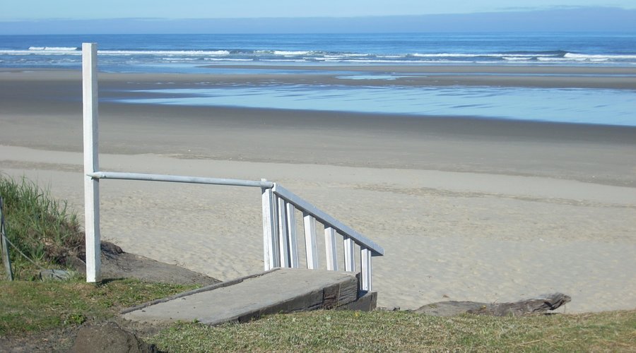 JUST STEPS TO THE BEACH