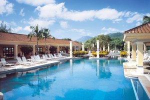 Pool & Beach