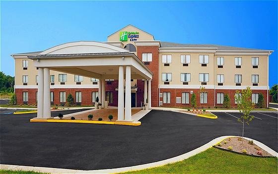 HOLIDAY INN EXPRESS & SUITES THORNBURG-S. FREDERICKSBURG, AN IHG HOTEL ...