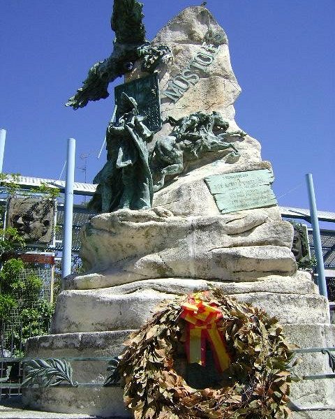Monumento a Andrés Torrejón image