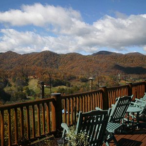 Sit awhile and enjoy the view - Wildberry Lodge