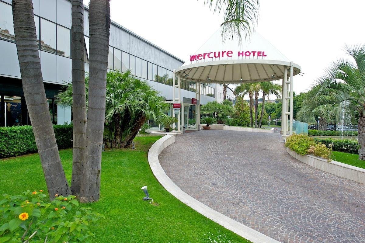 Mercure Roma West image