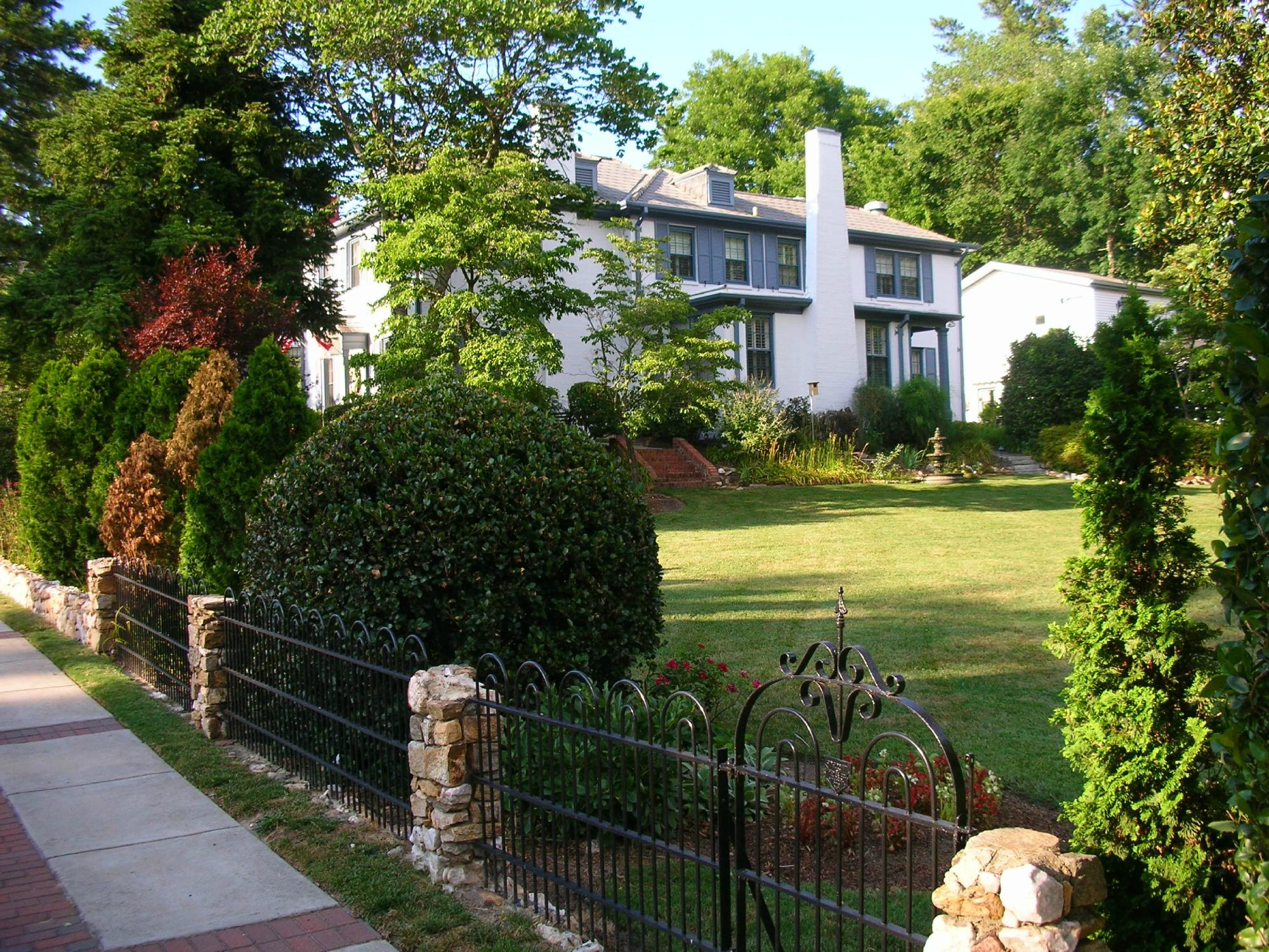 FUQUAY MINERAL SPRING INN AND GARDEN - Updated 2024 Prices & B&B ...