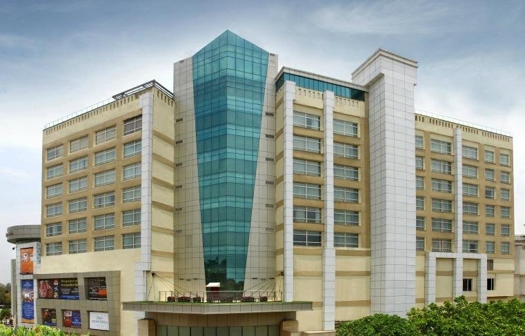 Mahagun Sarovar Portico