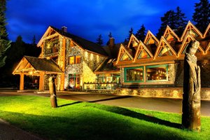 Hotel Tri Studnicky in Demanovska Dolina, image may contain: Villa, Lighting, Neighborhood, Hotel