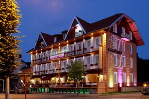 Hotel Des Bains in Gerardmer, image may contain: Hotel, Resort, Neighborhood, City